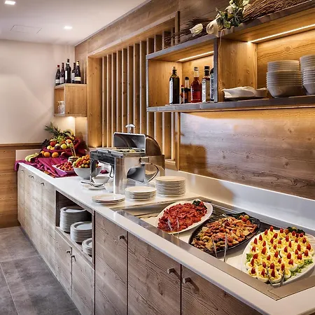Family Adriana Hotel 4*