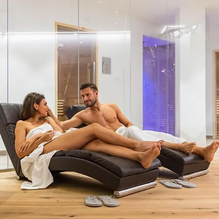Family Adriana Otel 4*