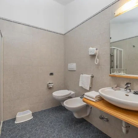 Otel Family Adriana 4*