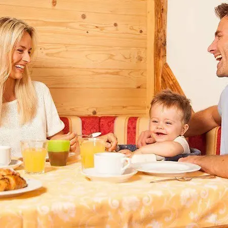 Otel Family Adriana 4*