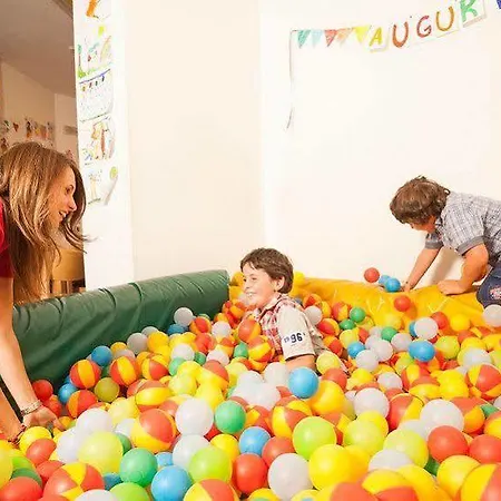 Family Adriana Otel 4*